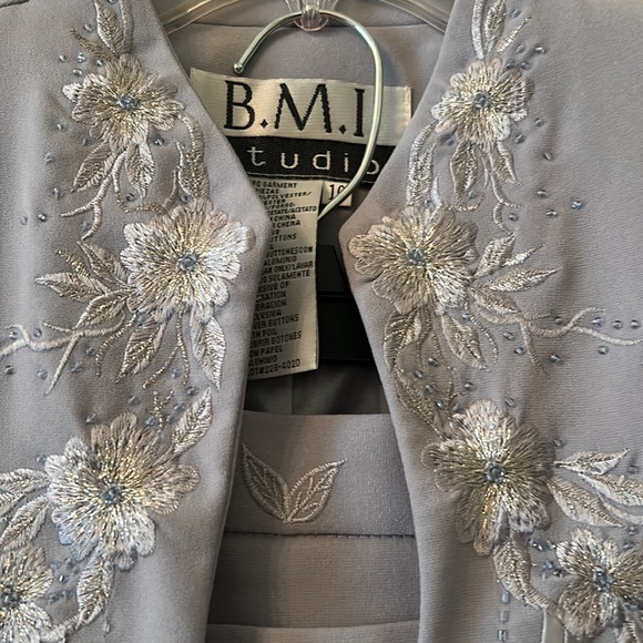 Suit - Picture 4 of 14